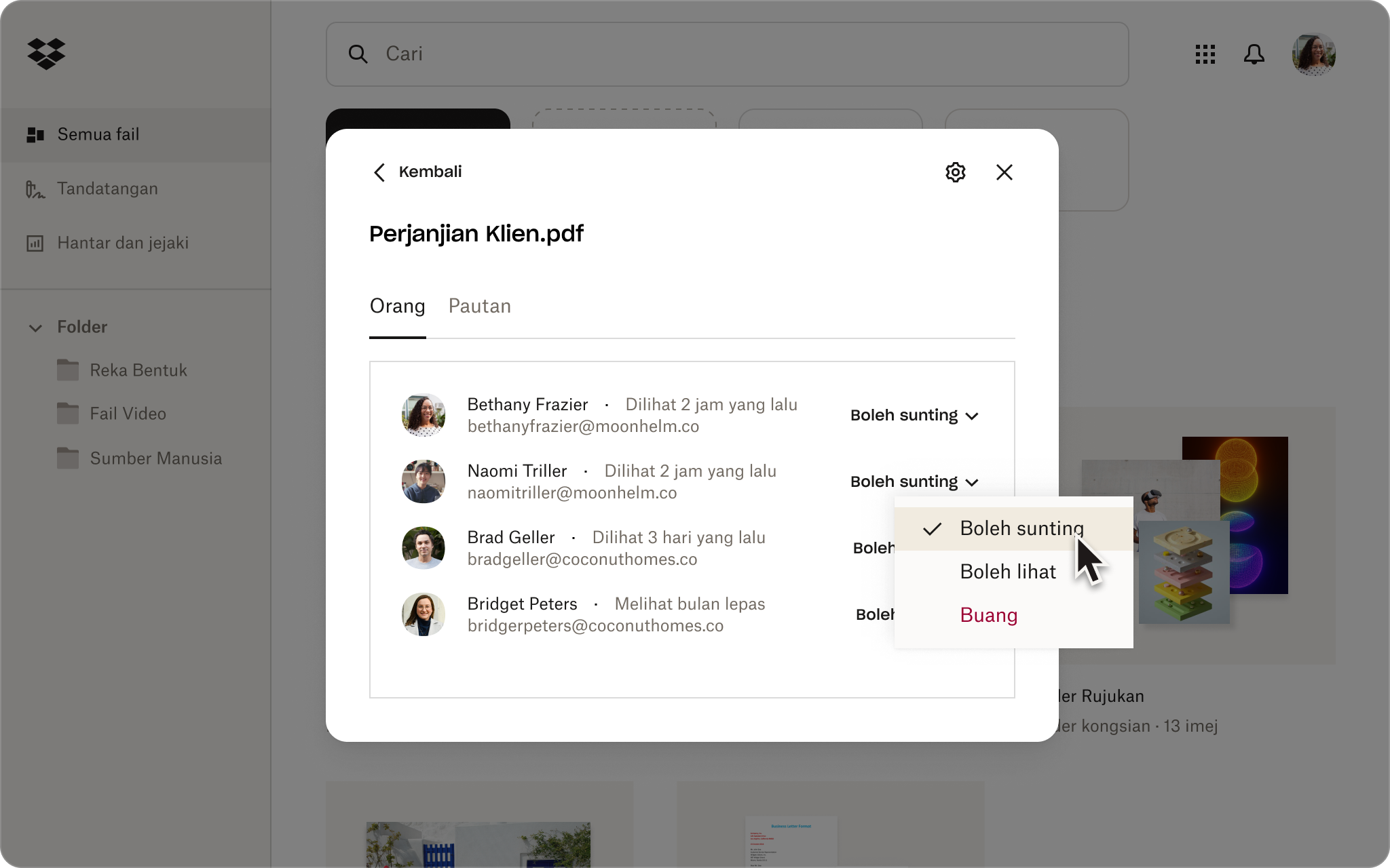 Antara muka pengguna Dropbox menunjukkan seseorang berkongsi fail dan memilih sama ada penerima boleh menyunting atau melihat fail tersebut.
